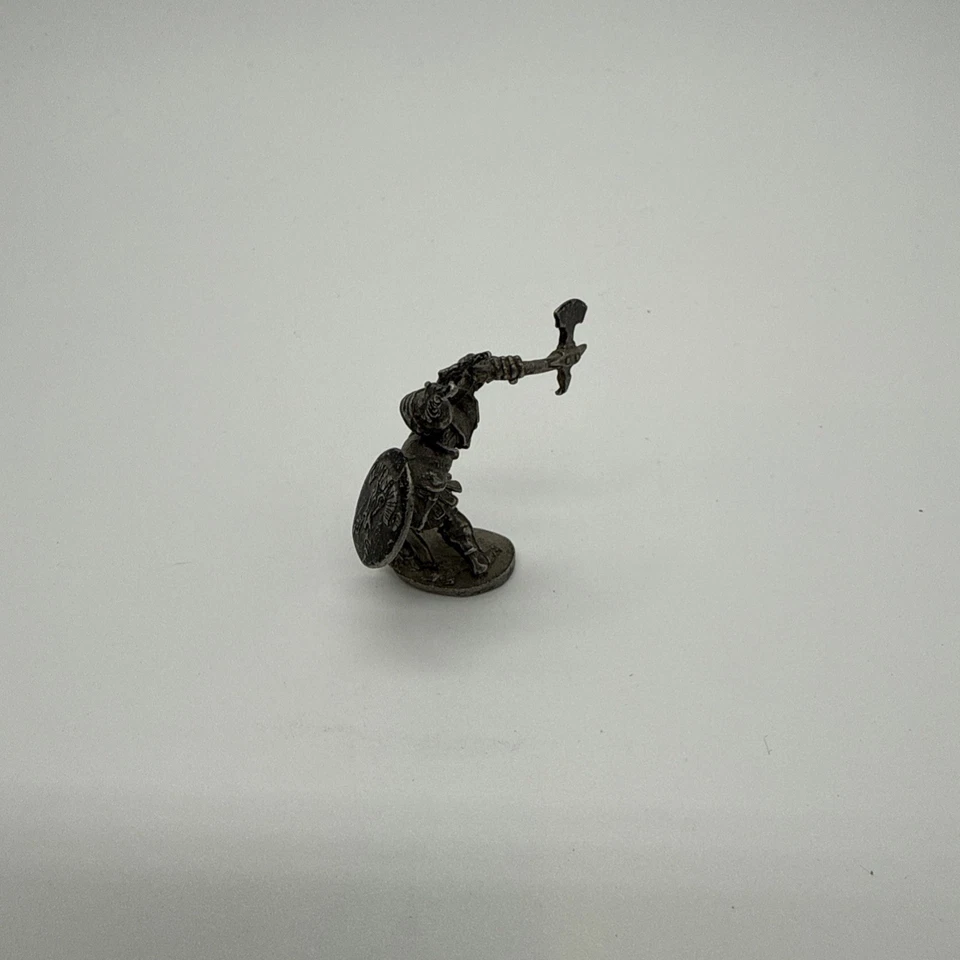 Figura de peltre miniatura de colección Ral Partha fantasía guerrero hacha escudo 1983 H Foto 4 de 4