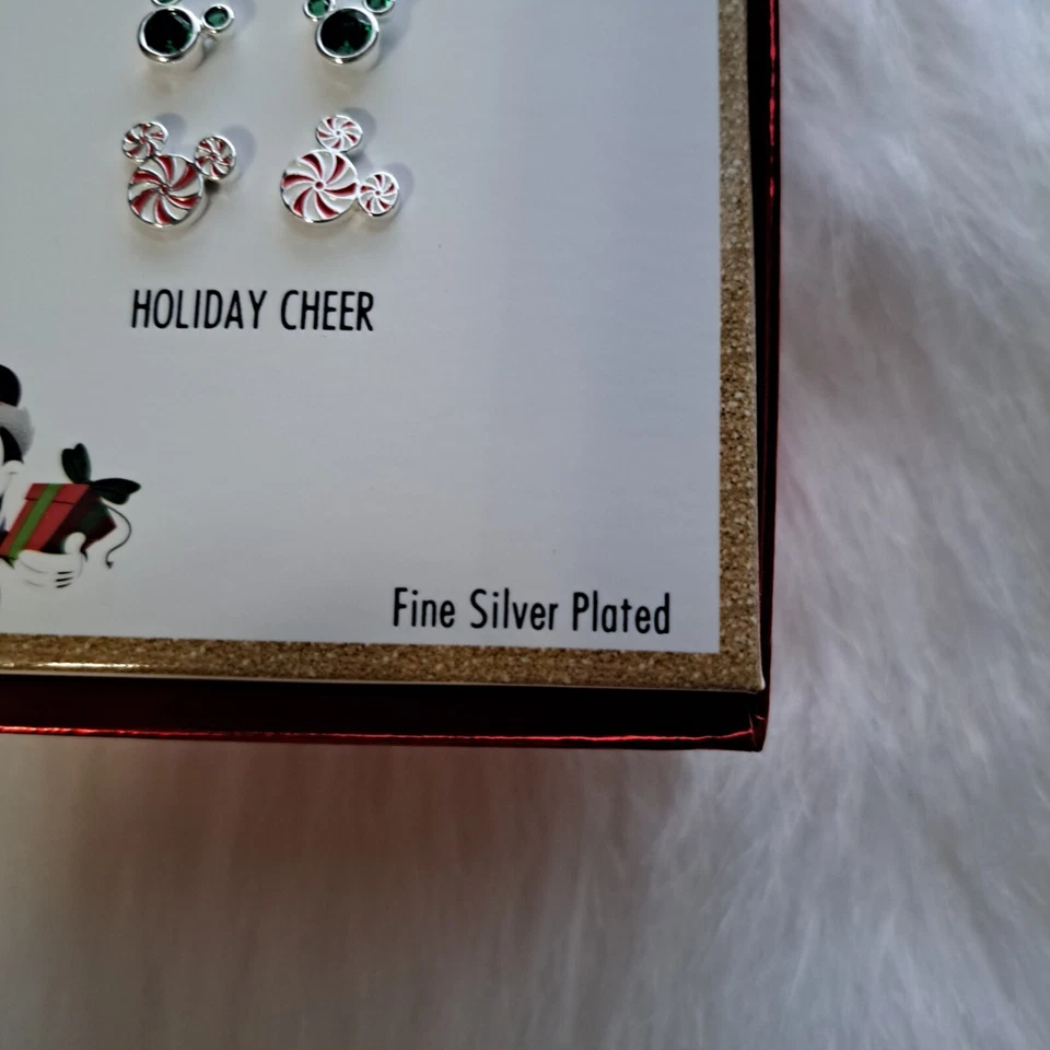 Disney Navidad Vacaciones Minnie Mouse Trío Pendientes Juego de Tachuelas Tis The Season  Foto 4 de 4