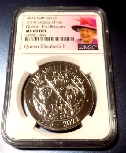 2022 GREAT BRITAIN £5 QUEEN'S LIFE & LEGACY NGC MS 69 DPL 5 Pound QE II UNC COIN