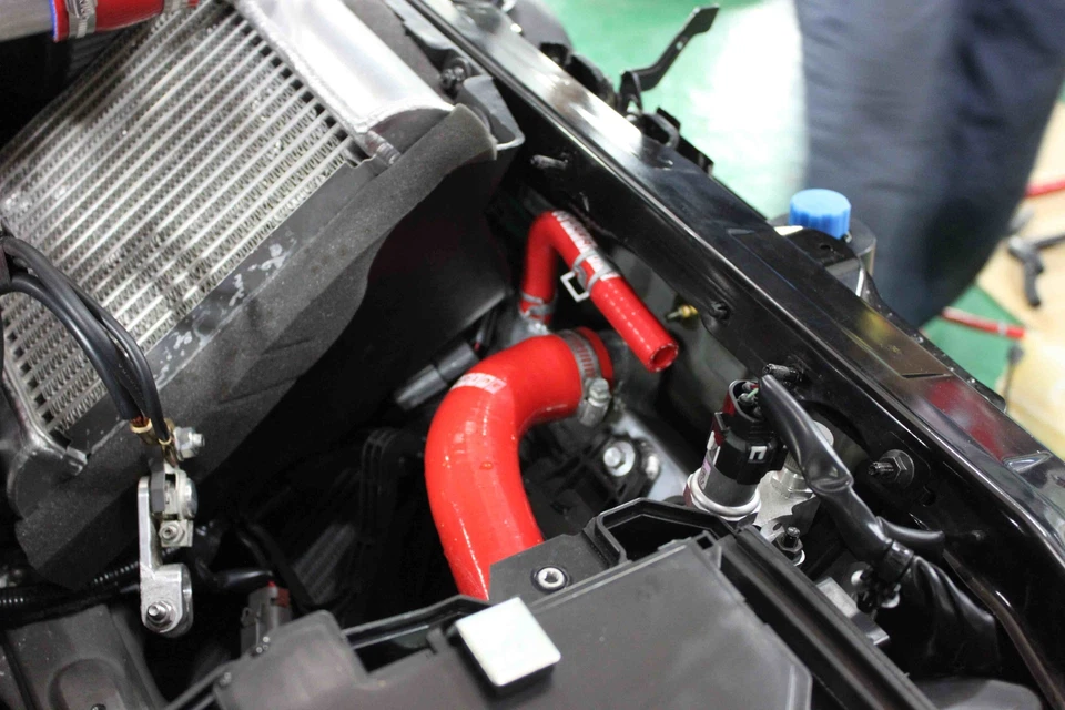 Radiador de silicona Autobahn88 NEGRO + manguera auxiliar compatible con Mazda RX-8 RX8 giratorio Foto 3 de 4