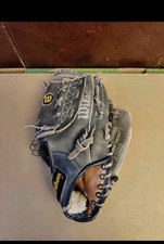 Vintage Wilson A2920 RHT Baseball 9" Glove Snap Action Signature Model Edition