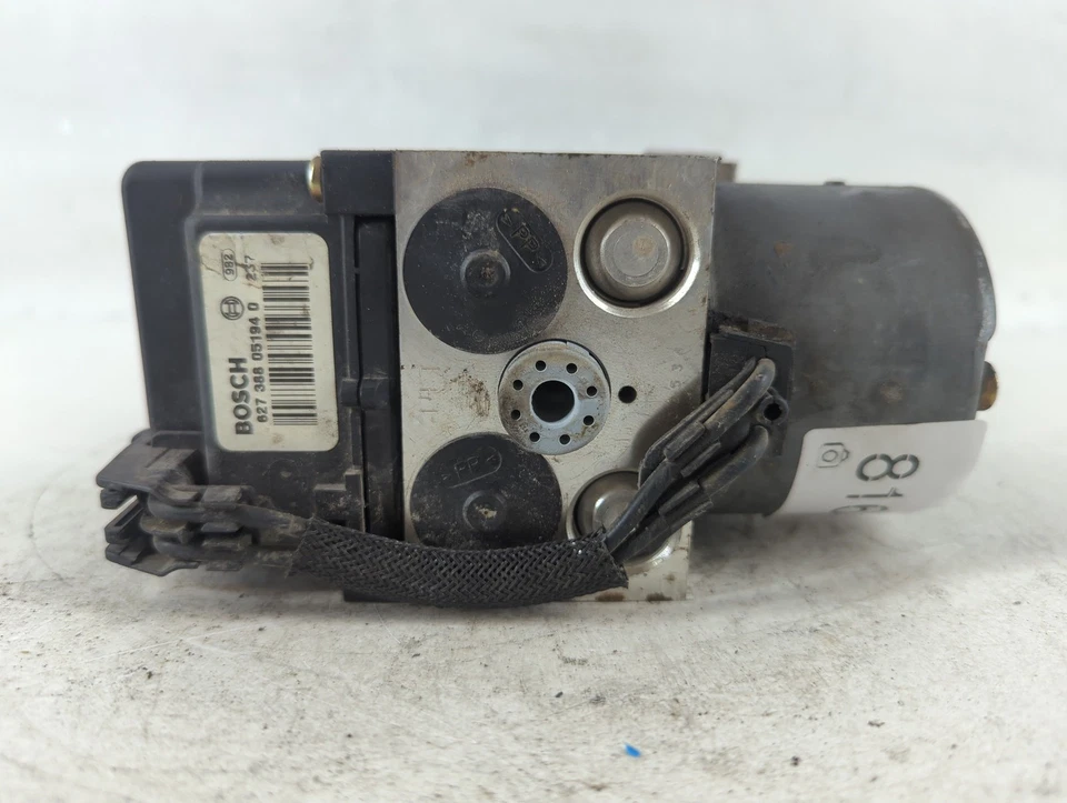 2002-2004 Subaru Legacy Abs Pump Control Module ZD8X5 - Image 4 of 4