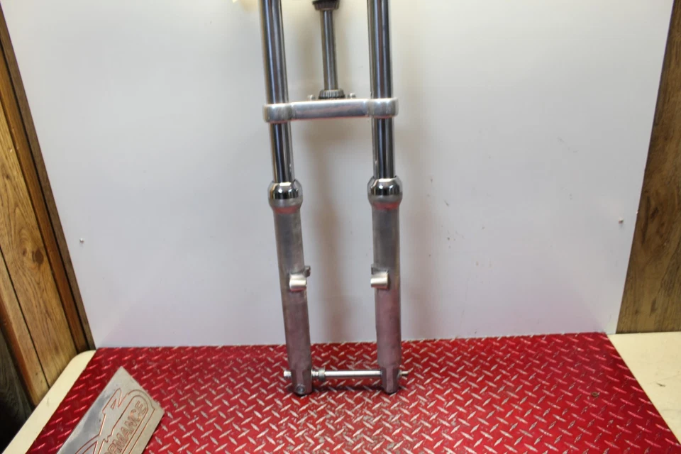 2006 HARLEY SPORTSTER 883 1200 39MM FRONT FORKS & NARROW TRIPLES 3/4 AXLE SP110 - Image 3 of 4