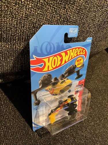 2021 Hot Wheels #205 HW Rescue Water Bomber - Picture 2 of 8