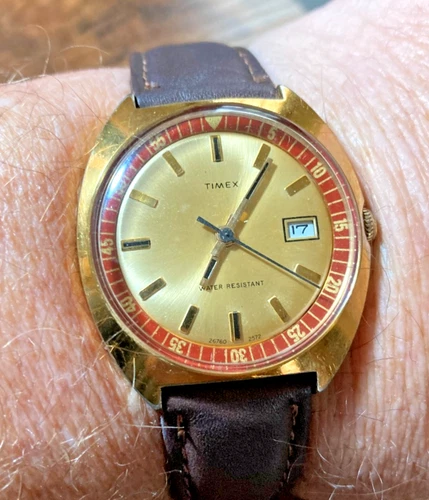 Vintage 1970s Timex Marlin Mens Wristwatch (running but service needed)