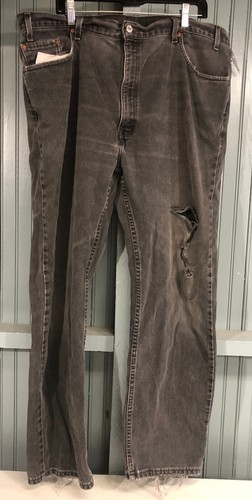 Jeans da uomo Levi's Beat Up Destroyed in denim nero 42 x 32 COSÌ COM'È - Foto 2 di 12