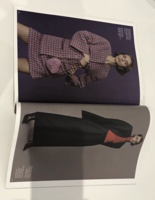 女性情報誌 Vogue UK April 2022 Queen Elizabeth II British Vogue Presents A Platinum Salute With Twin Covers: Her