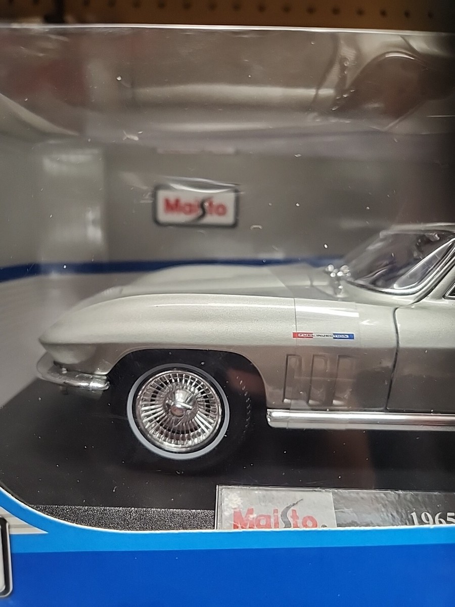 Maisto 1965 Chevrolet Corvette 1:18 Diecast Car for sale