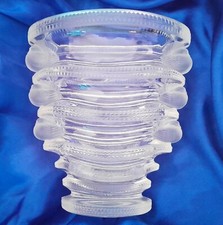 LALIQUE ST MARK VASE WITH DOVES EACH SIDE - VERY RARE 20tH CENTURY PIECE