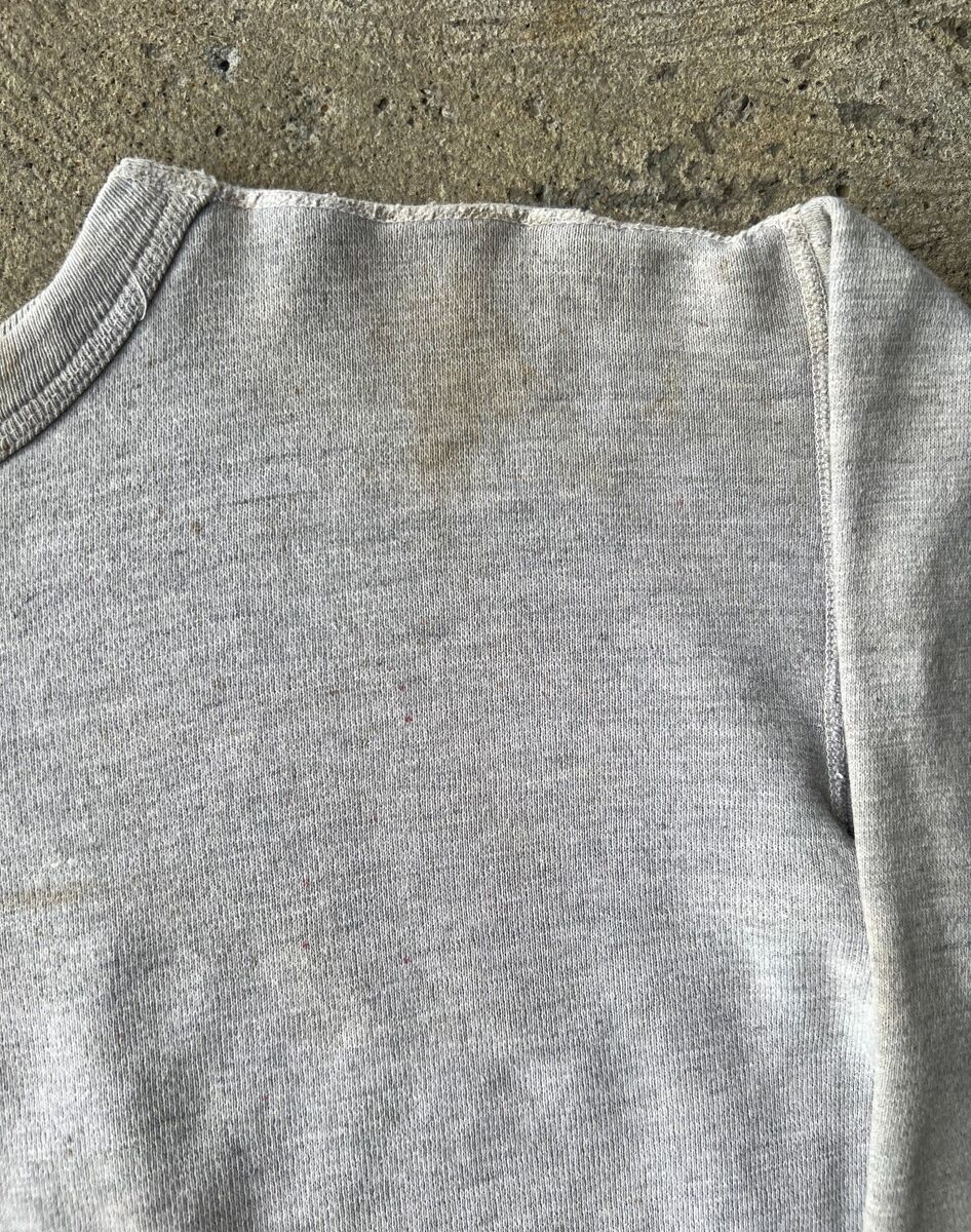 1960s Single V Crewneck Sweatshirt Vintage Grunge Punk Skate 1960s Single V Crewneck Sweatshirt Vintage Grunge Punk Skate