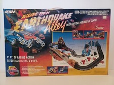 Artin ESCAPE from EARTHQUAKE ALLEY SLOT CAR SET Complete In Box