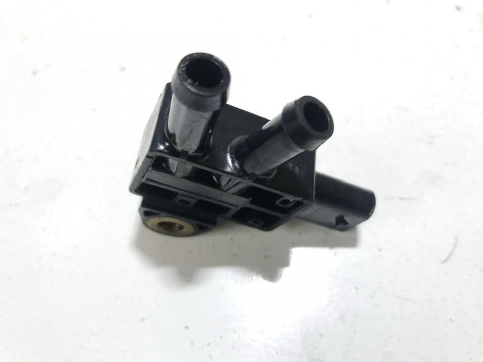 メル 0099972972 New Crankcase Breather Vent Line Fitting For Benz