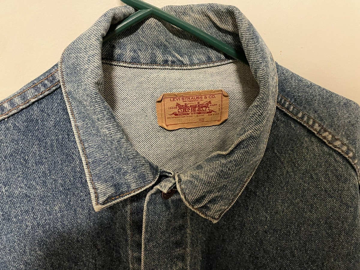 VINTAGE LEVI'S Mens L Denim Blue Jean Trucker's Jacket 70507