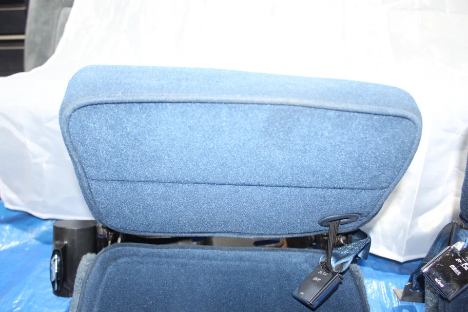 Par de asientos traseros Ford Ranger XCAB 89-94 con receptores de cinturón de seguridad AZUL limpio Foto 2 de 4