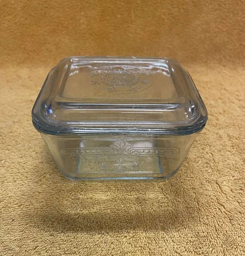 VINTAGE FIRE KING CLEAR/ BLUE REFRIGERATOR DISH WITH LID