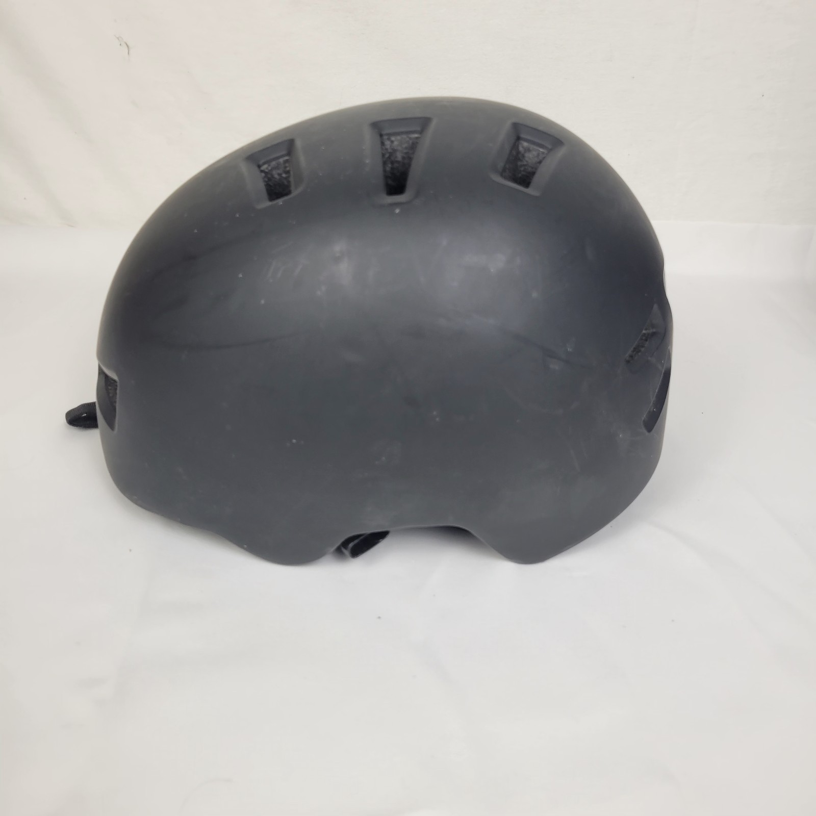 youth size lg bike Ski skateboarding climbing helmet black
