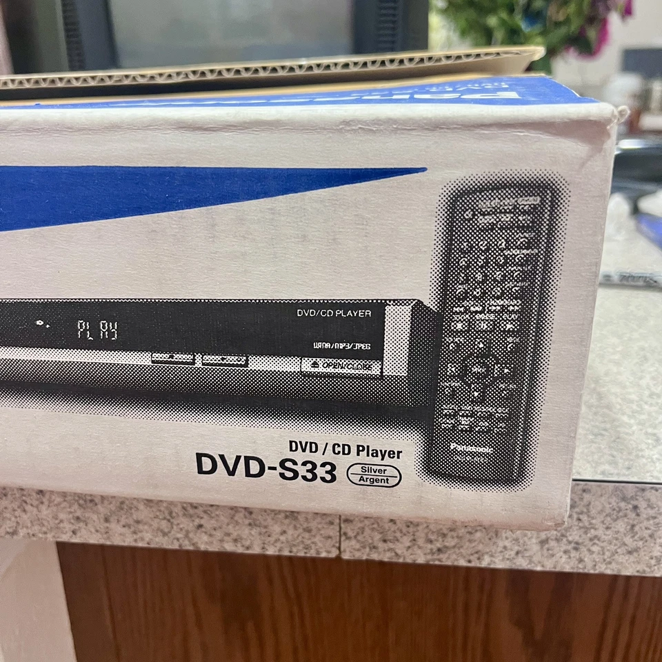 NUEVO Panasonic DVD-S33 DVD/CD Reproductor DIVX y MPEG4 Reproducción CAJA ABIERTA/UNIDAD SELLADA Foto 4 de 4