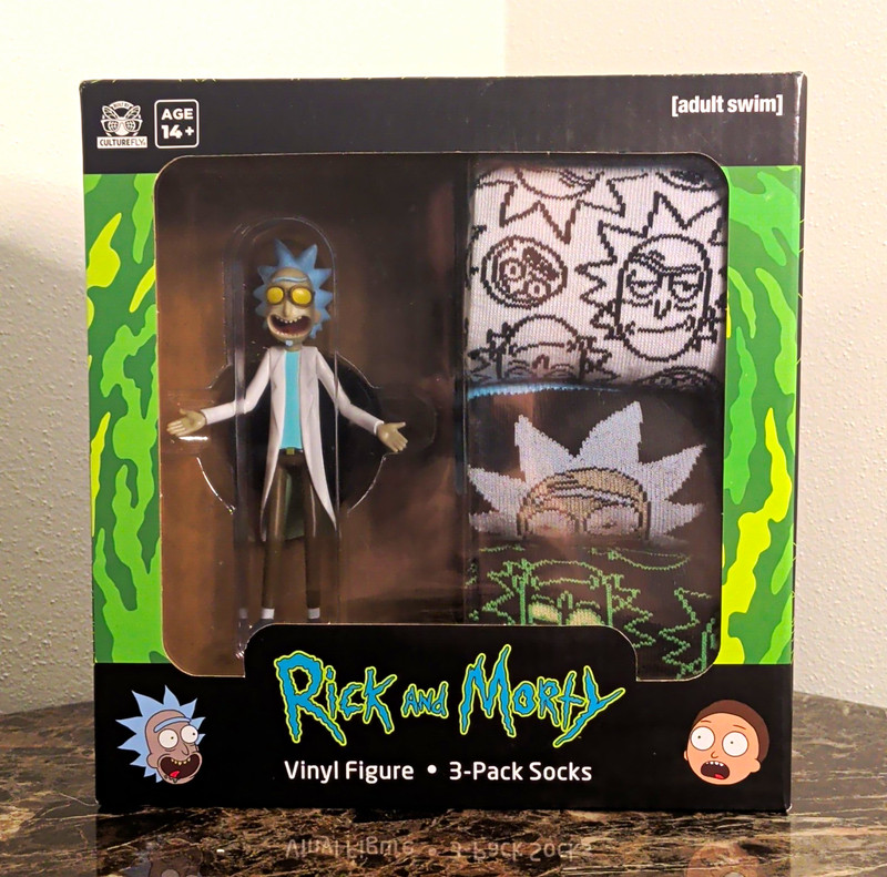 CultureFly Rick and Morty Vinyl Figure & 3-Pack Socks Box Set (Adult Swim 2023)