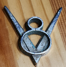 1950s Studebaker V-8 Car Emblem Badge Crest 299175 1950s Studebaker V-8 Car Emblem Badge Crest 299175