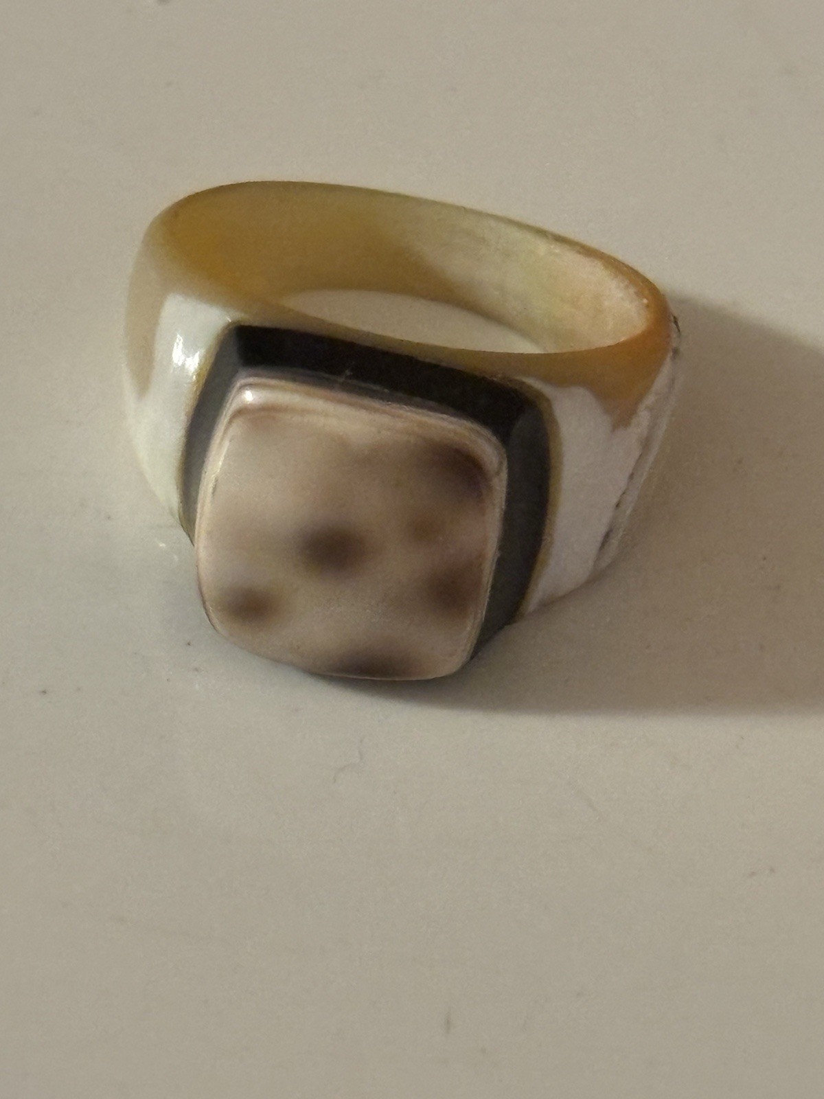 Vintage Shell Ring  Size Small 6 Multi Shell Desi… - image 5