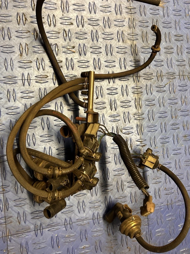 Componentes de emisiones Lamborghini Countach Foto 2 de 2