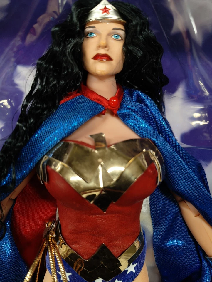 Figura Muñeca 13 Pulgadas DC Deluxe Collectors Escala 1/6 - Wonder Woman Foto 4 de 4