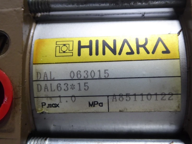 Cilindro neumático Hinaka DAL 063015 USADO PMAX 1,0 MPa A85110122 Foto 3 de 4