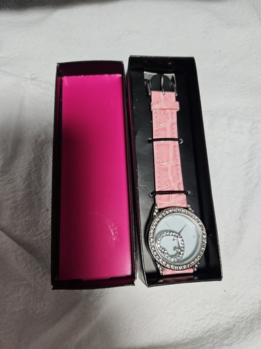 AVON Floating Heart Watch Diamond Gemstone Face Pink Faux Leather Band  - Afbeelding 1 van 4