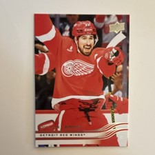 Upper Deck 2025-26 Series 1 Dylan Larkin Detroit Red Wings #62 Base Set NHL Card