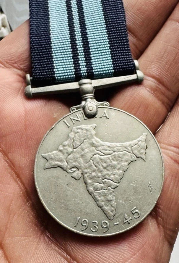 GENUINE WW2 INDIA SERVICE MEDAL, FULL SIZE + RIBBON, 1939-45 ORIGINAL WORLD 2 - Image 3 of 4