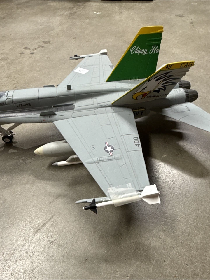 50024 F/A-18C HORNET USN VFA-195 "DAMBUSTERS" DIECAST MODEL 172 SCALE SH - Image 2 of 4