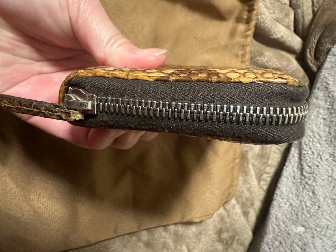 ❤️GUCCI❣️❤️Rare Python round zipper long wallet - image 6