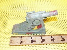 Vintage MANOIL Toy Metal Field Artillery Howitzer Cannon