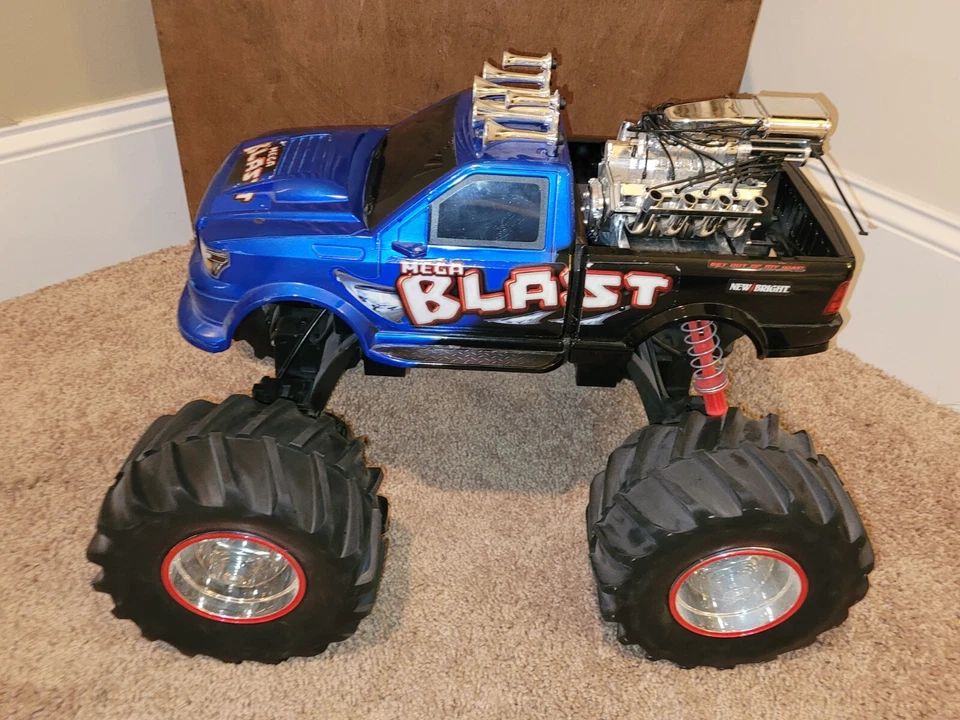 全新 Bright MEGA BLAST 罕见 R/C 怪物卡车 带声音原样零件 * 无遥控器 — 第 3/4 张图片