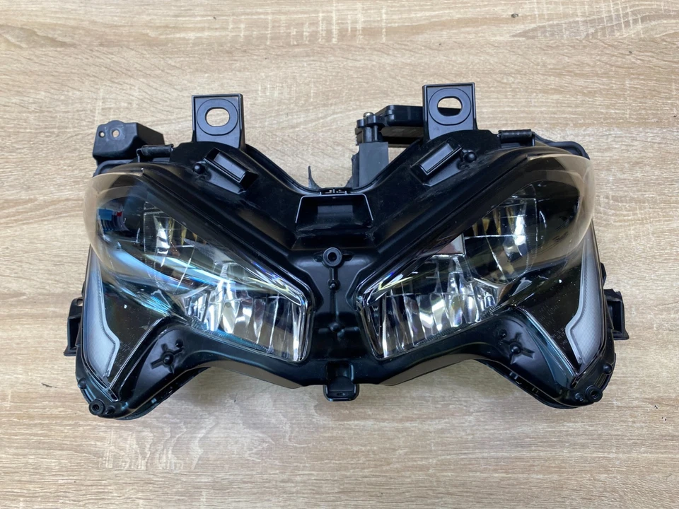 Phare avant Yamaha T-Max TMAX XP530DX XP 500 DX 2017 AVEC DÉFAUTS - Photo 1/4