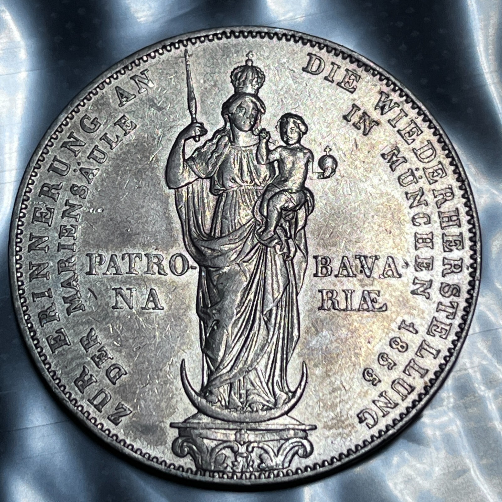 Foto 5 di 8