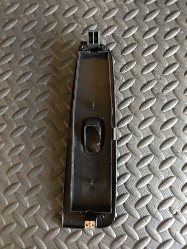 Kia Opirus 3.5 2006 Year Window Switch Right Side Trim 612W18610 Genuine - Picture 2 of 7