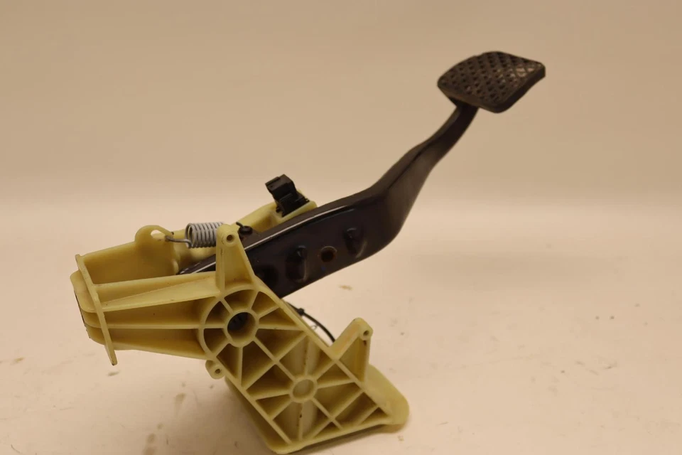 BMW 740LI F01 F02 2011-2015 PEDAL DE PARADA DE FRENO DE ESTACIONAMIENTO OEM Foto 3 de 4