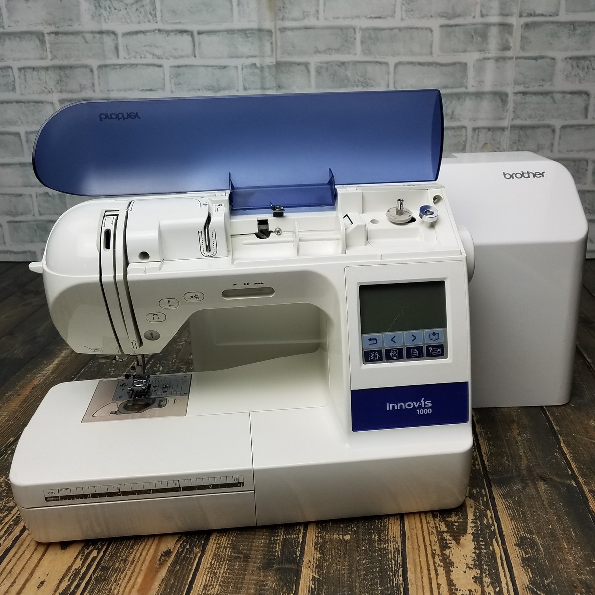 Brother Innovis 1000 Sewing Embroidery Machine **TESTED & WORKING