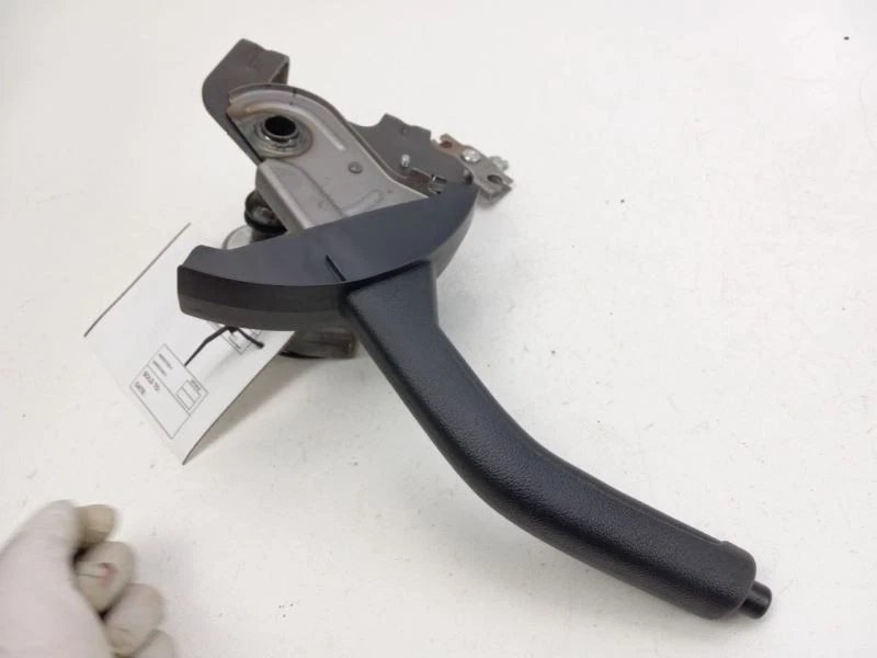 2012 KIA FORTE EMERGENCY PARK BRAKE HANDLE 27635 - Image 3 of 4