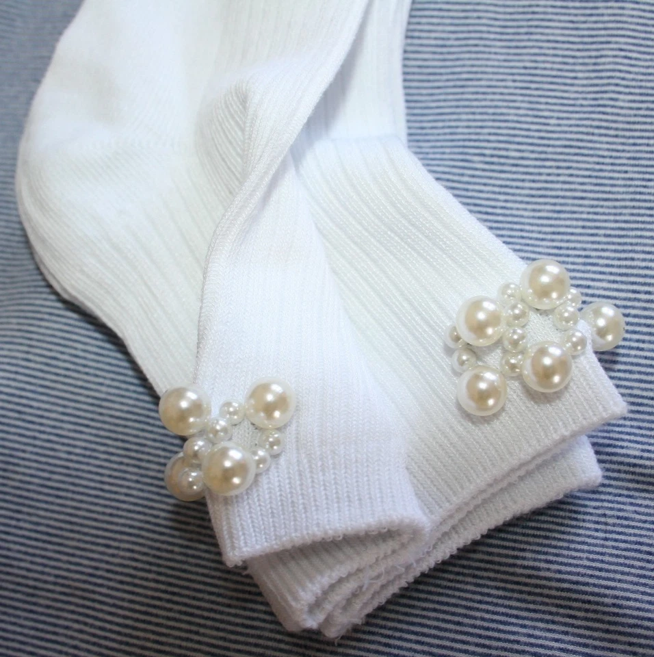 Steve Madden 2 pairs anklet socks faux pearl embelished Shoe size 5-10 White NWT - Image 2 of 2