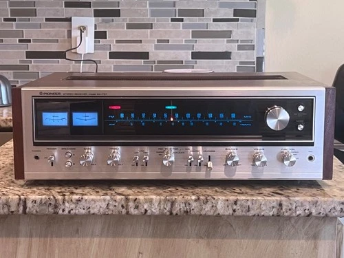 Vintage Pioneer SX-737 AM/FM Stereo Receiver Serviced/Cleaned/Tested/Sweet