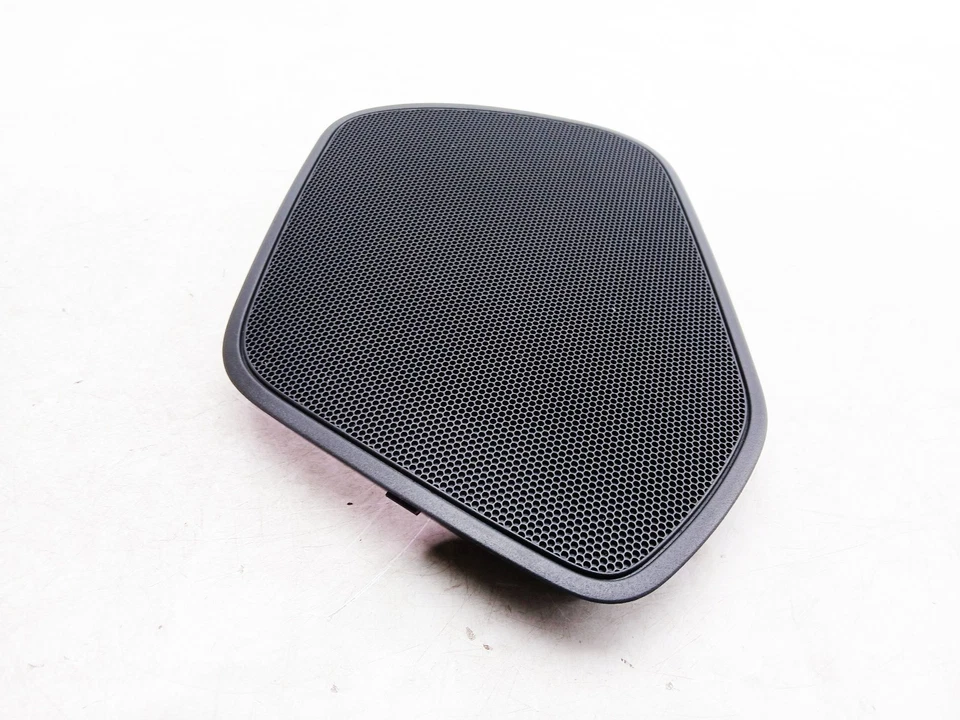 AUDI Q3 8U DOOR SPEAKER COVER GRILLE FRONT LEFT PASSENGER SIDE 8U0035419 2016 - Image 4 of 4