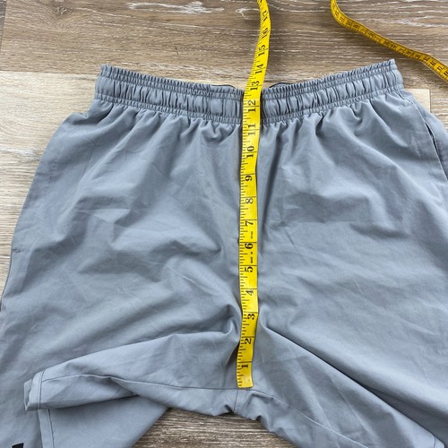 UNDER ARMOUR Stretch Waist Loose Grey Activewear Shorts Boy's Size Medium - Picture 7 of 8