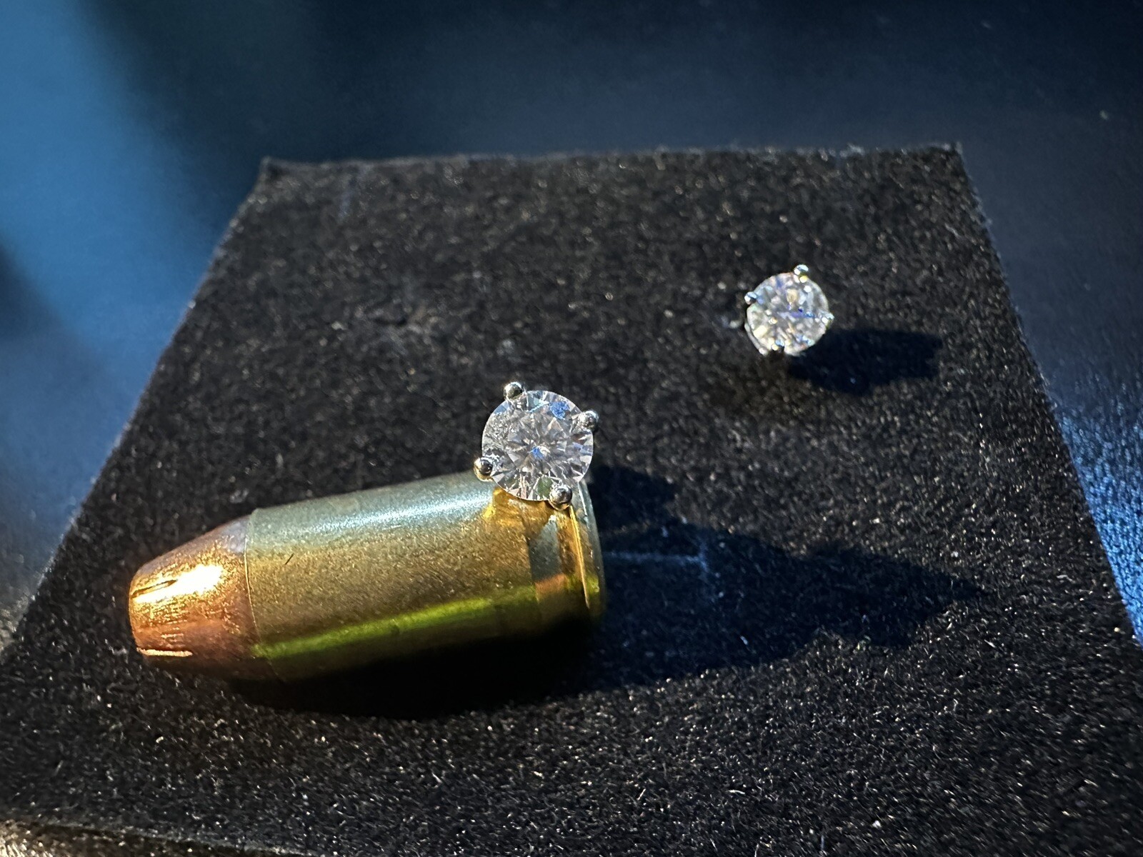 1ct VVS1 Diamond Stud Earrings in Premium Quality-image