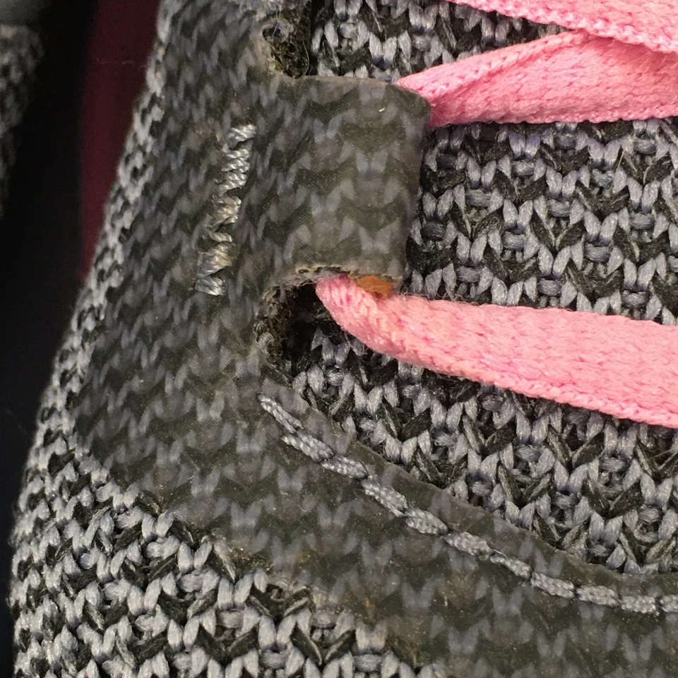 Under Armour Zapatos Juveniles 4 Tempo TCK Tenis para Correr 1283764-767 Gris Rosa Malla Foto 3 de 4