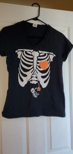 Size medium Halloween pregnancy t shirt - Picture 1 of 2