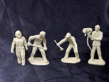 VTG Lot Of 4 Unbranded Marx  Figures Ship Mechanics  , Air Force Toy Soldiers