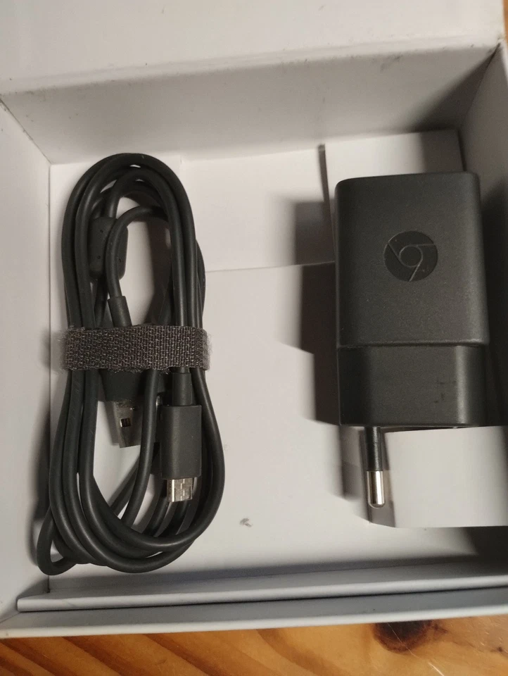 Google Chromecast (2nd Generation) Digital Media Streamer - Black - Image 3 of 3