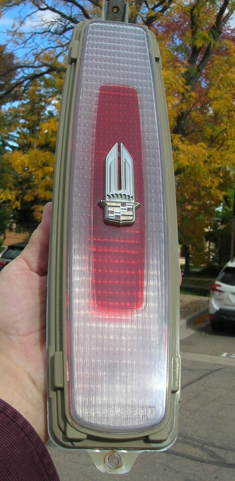 Lente de luz trasera izquierda o derecha Cadillac Fleetwood Brougham 1990-1992 OEM BONITO Foto 2 de 4